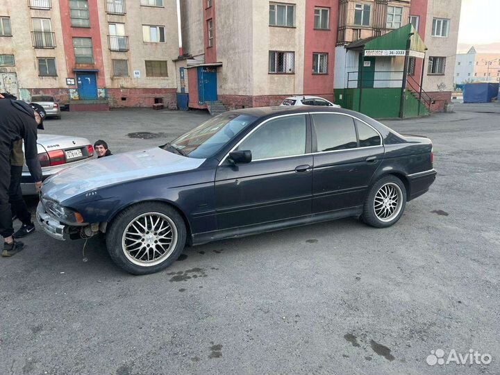 BMW 5 серия 2.5 AT, 2000, битый, 280 000 км
