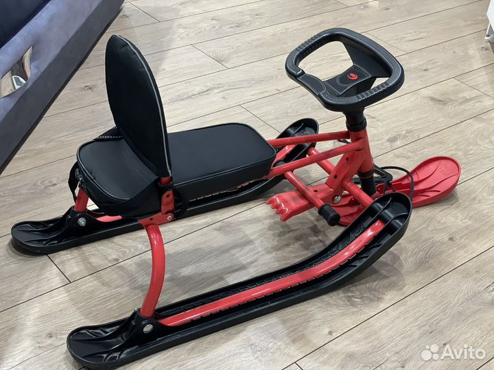 Детский снегокат со спинкой