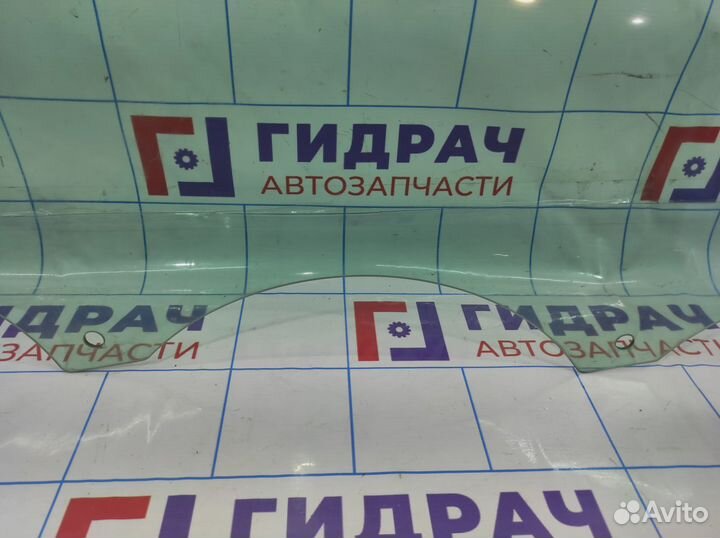 Стекло двери передней правой Ford Focus 3 1742301