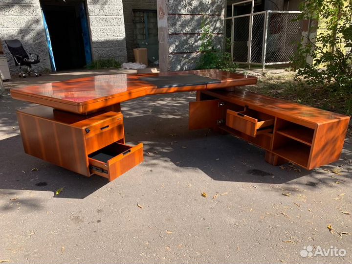 Стол руководителя