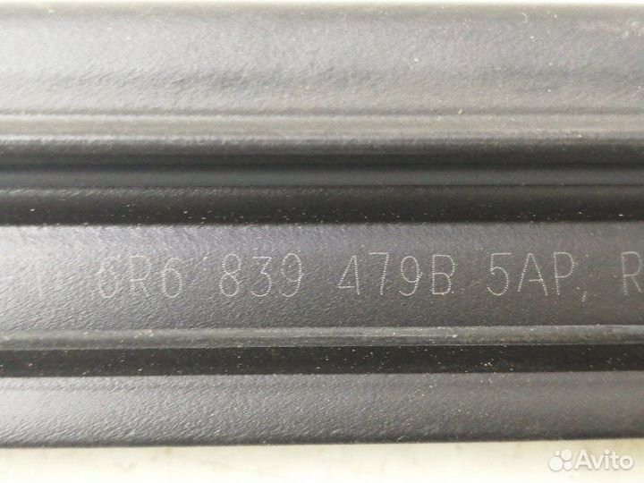 Уплотнитель стекла двери задний левый Volkswagen