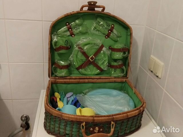 Корзина для пикника с посудой купить в Москве | Хобби и отдых | Авито