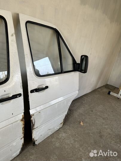 Двери передние на lt35
