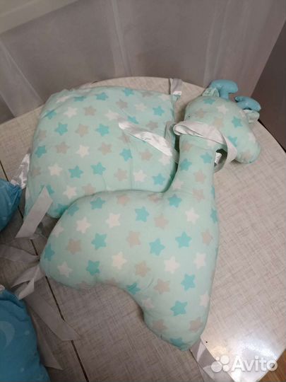 Набор бортиков в кроватку