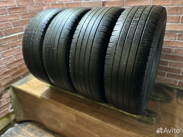 Michelin Latitude Tour 215/65 R16 98H