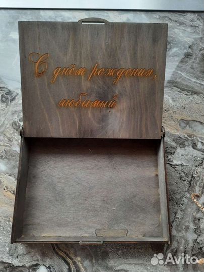 Подарочная коробка из дерева