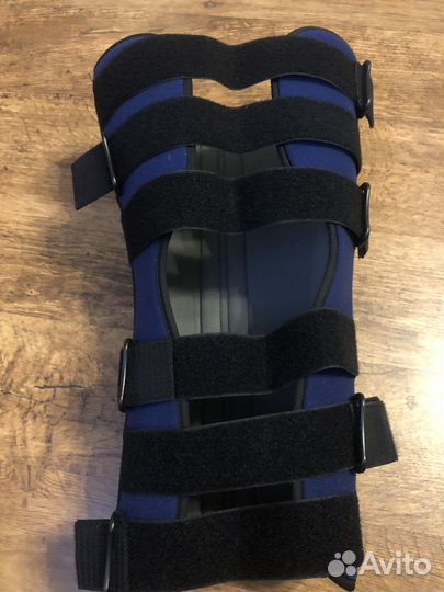 Тутор на коленный сустав