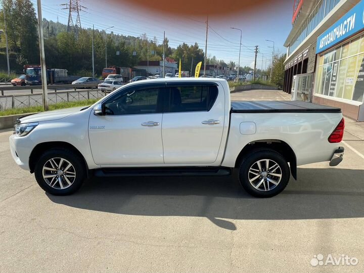 Toyota Hilux 2.8 AT, 2015, 329 000 км