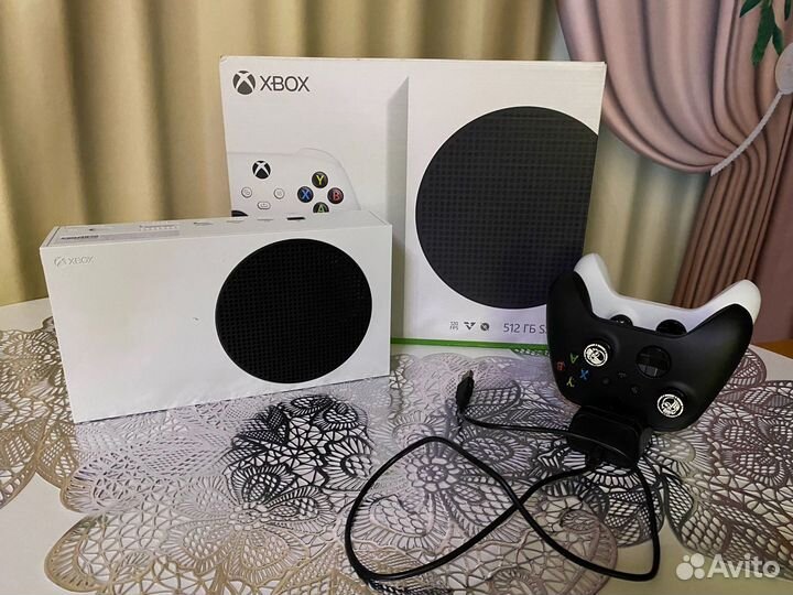 Xbox series s 2 геймпада