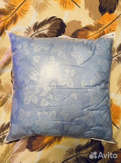 Подушка пуховая 70х70