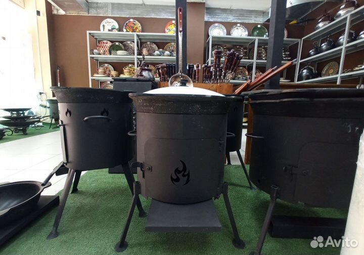 Чугунный казан с печкой