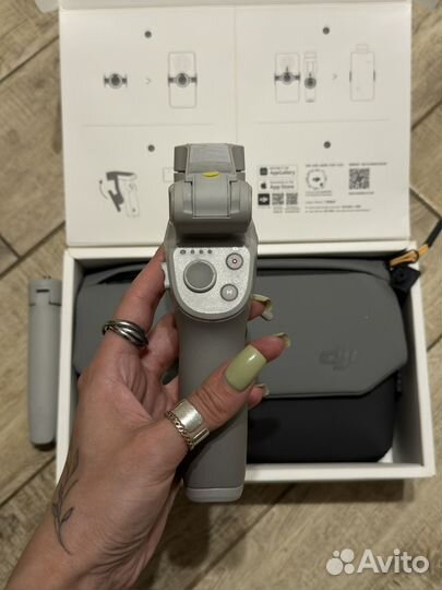Стабилизатор для смартфона DJI Osmo Mobile 4