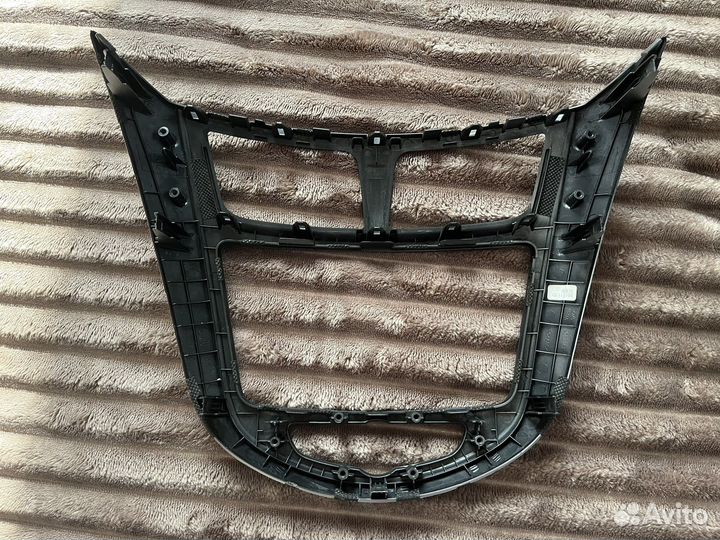 Штатная магнитола на hyundai solaris 1