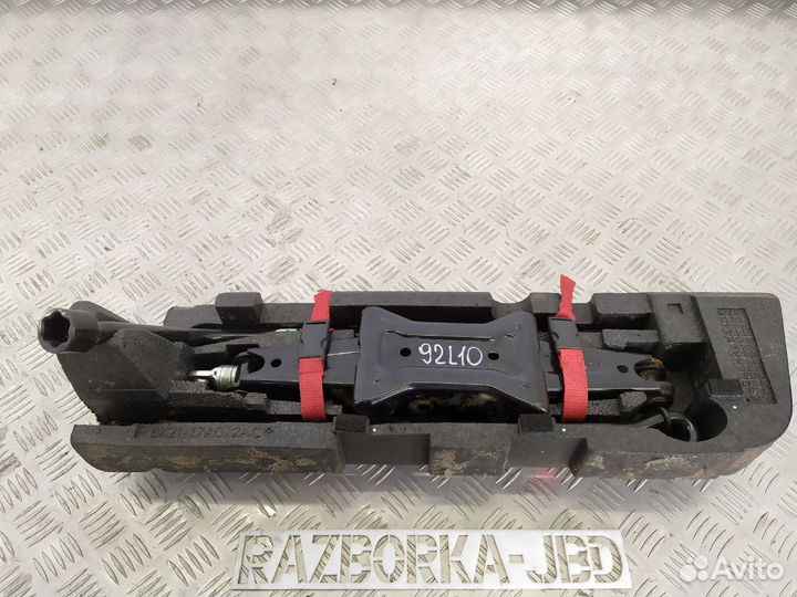 Штатный домкрат Ford Transit Tourneo Custom 2012