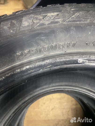 Bridgestone Blizzak Spike-01 225/60 R17