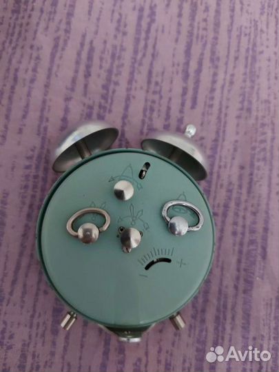 Часы будильник 