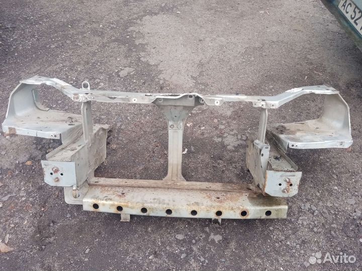 Телевизор. передняя часть Нива chevrolet