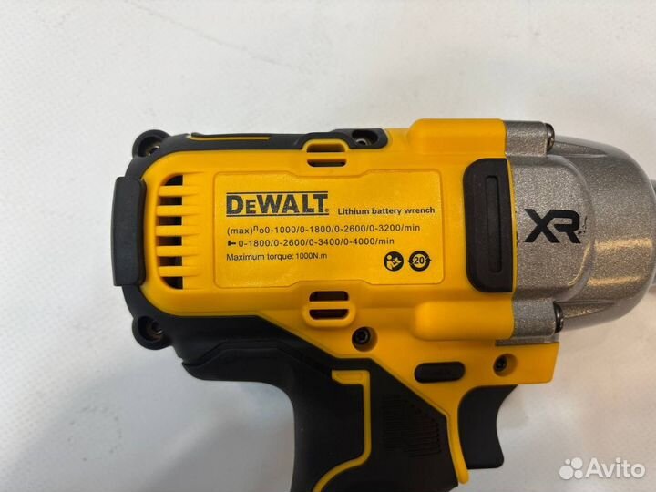 Аккумуляторный ударный гайковерт Dewalt