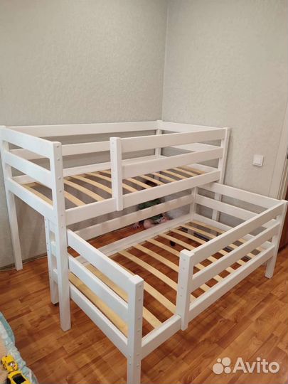 Двухъярусная кровать выдвижная (новая)