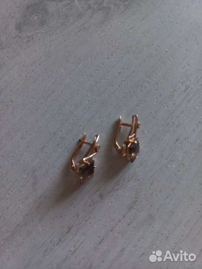 Золотые серьги