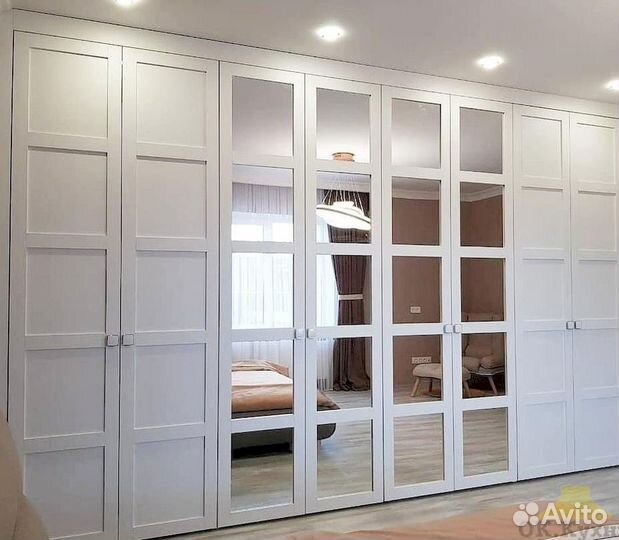 Шкаф в комнату