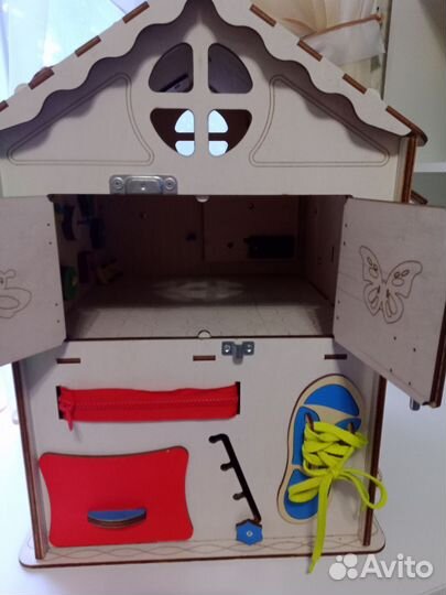 Бизиборд домик