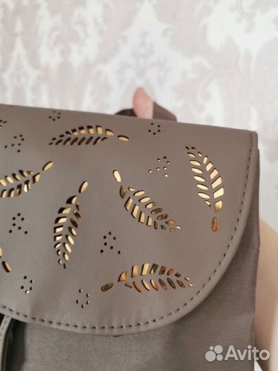 Рюкзак женский с часами. идеально на подарок.новый