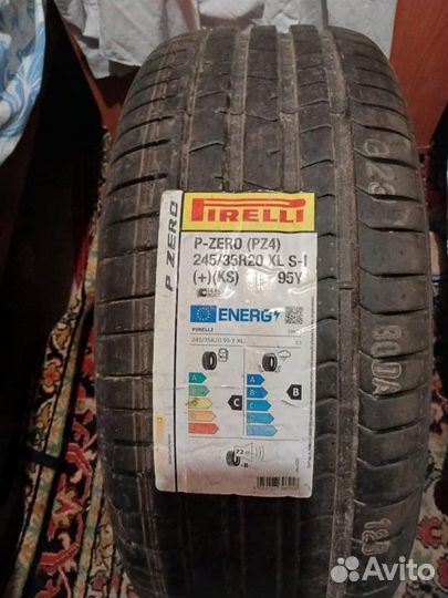 Pirelli P Zero 245/35 R20