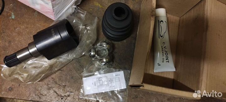 Шрус внутренний левый Ford Focus II / Ford C-MAX