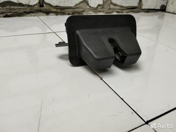 Замок багажника Range Rover Sport