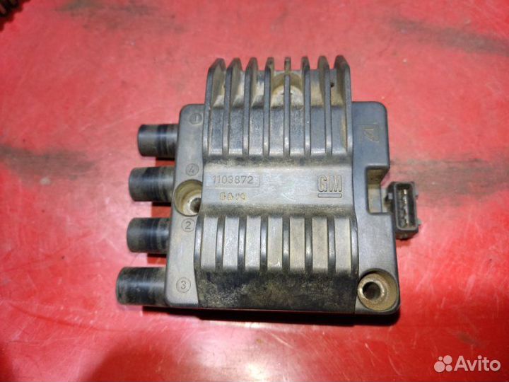 Катушка зажигания Opel Vectra B седан 1.6I X16XEL