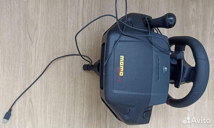 Игровой руль logitech momo racing