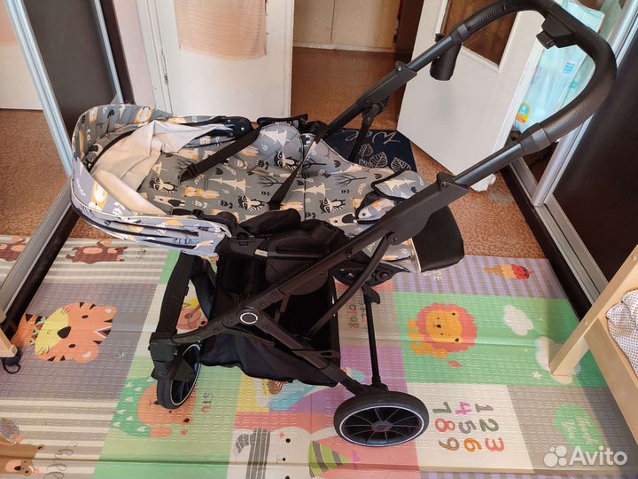 Прогулочная коляска