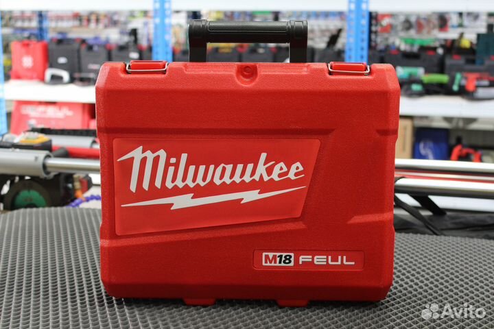 Шуруповерт-дрель Milwaukee 18V 5Ah