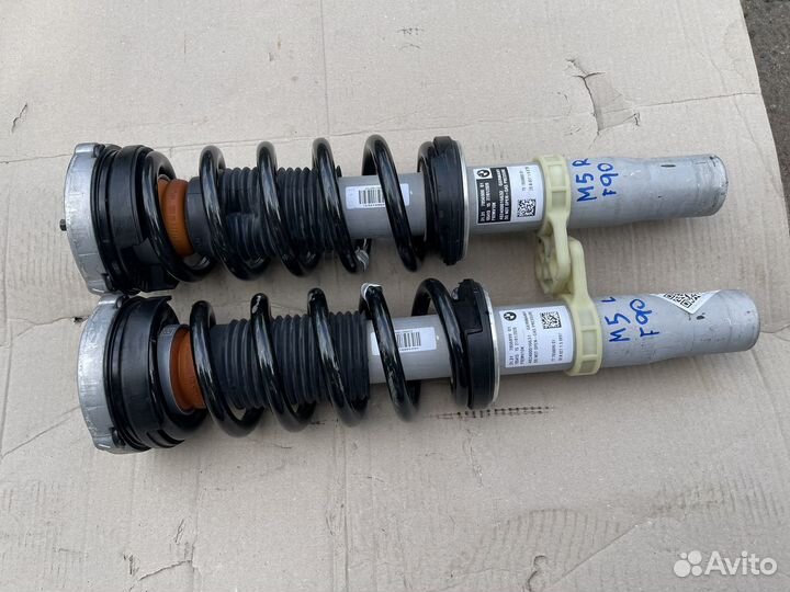 Амортизаторы передние на BMW M5 F90