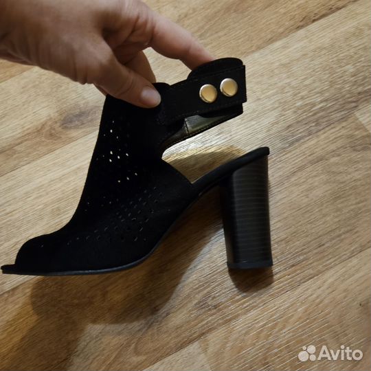 Босоножки натуральная замша