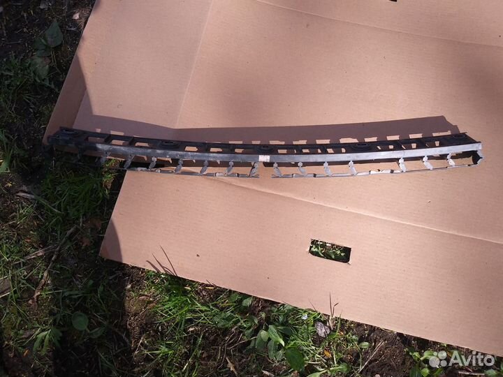 Кронштейн заднего бампера центральный Skoda Rapid