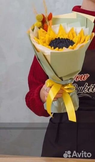 Букет из орехов на 1 сентября