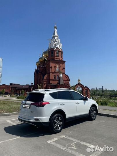 Toyota RAV4 2.2 AT, 2019, 100 000 км