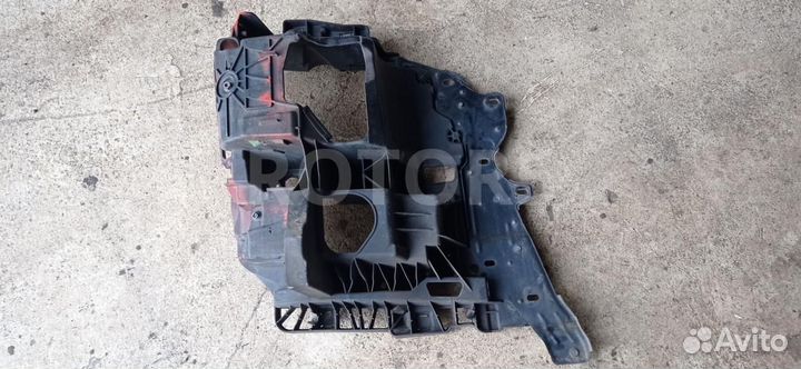 Крепление фары (кронштейн фары) левой MAN TGX 2015