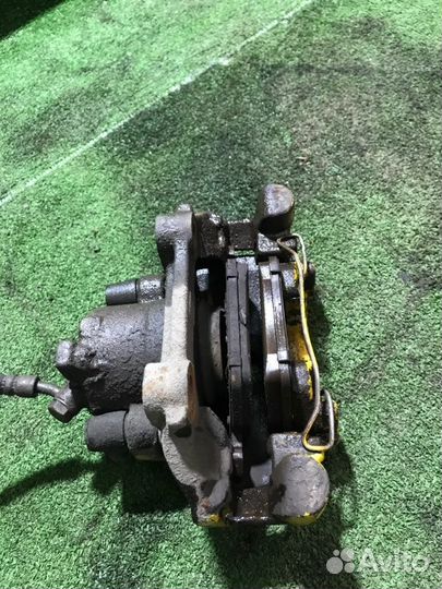 Суппорт передний левый Audi 100 C4 ABK 2.0