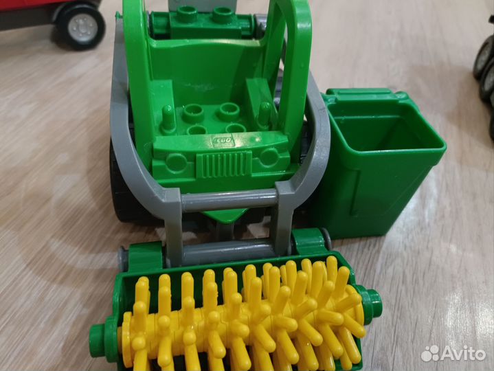 Lego duplo мусоровоз/трактор/уборочная машина