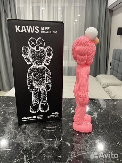 Коллекционная игрушка kaws