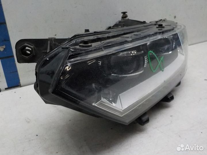 Фара левая Volkswagen Passat