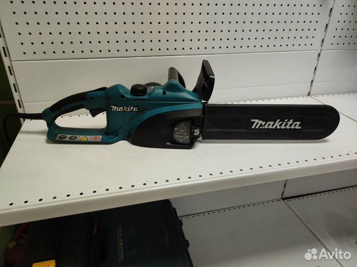 Электропила Makita UC3020A