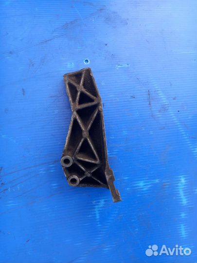 Кронштейн генератора Mercedes Vito 638 2.3 601