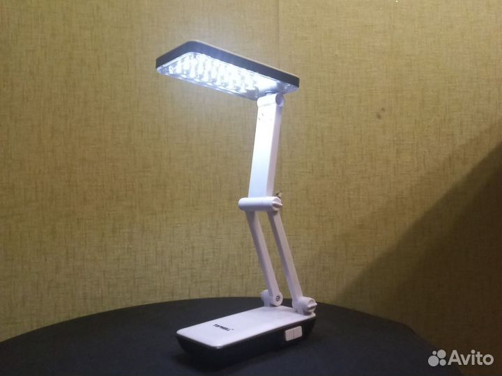 Лампа настольная