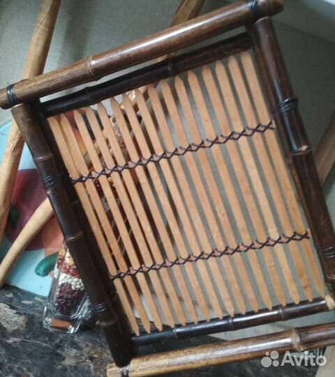 Столик для подачи еды в постель