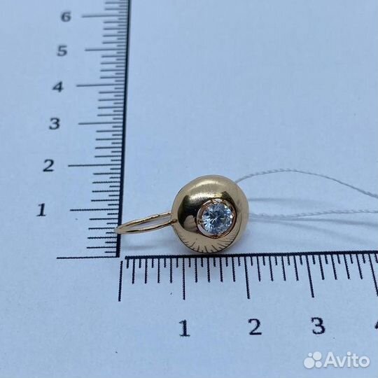 Золотые серьги с камнем