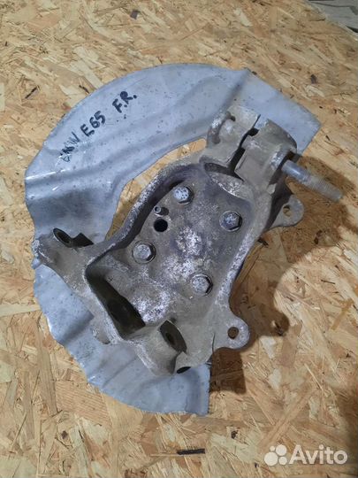 Поворотный кулак передний правый BMW 7 серия E65